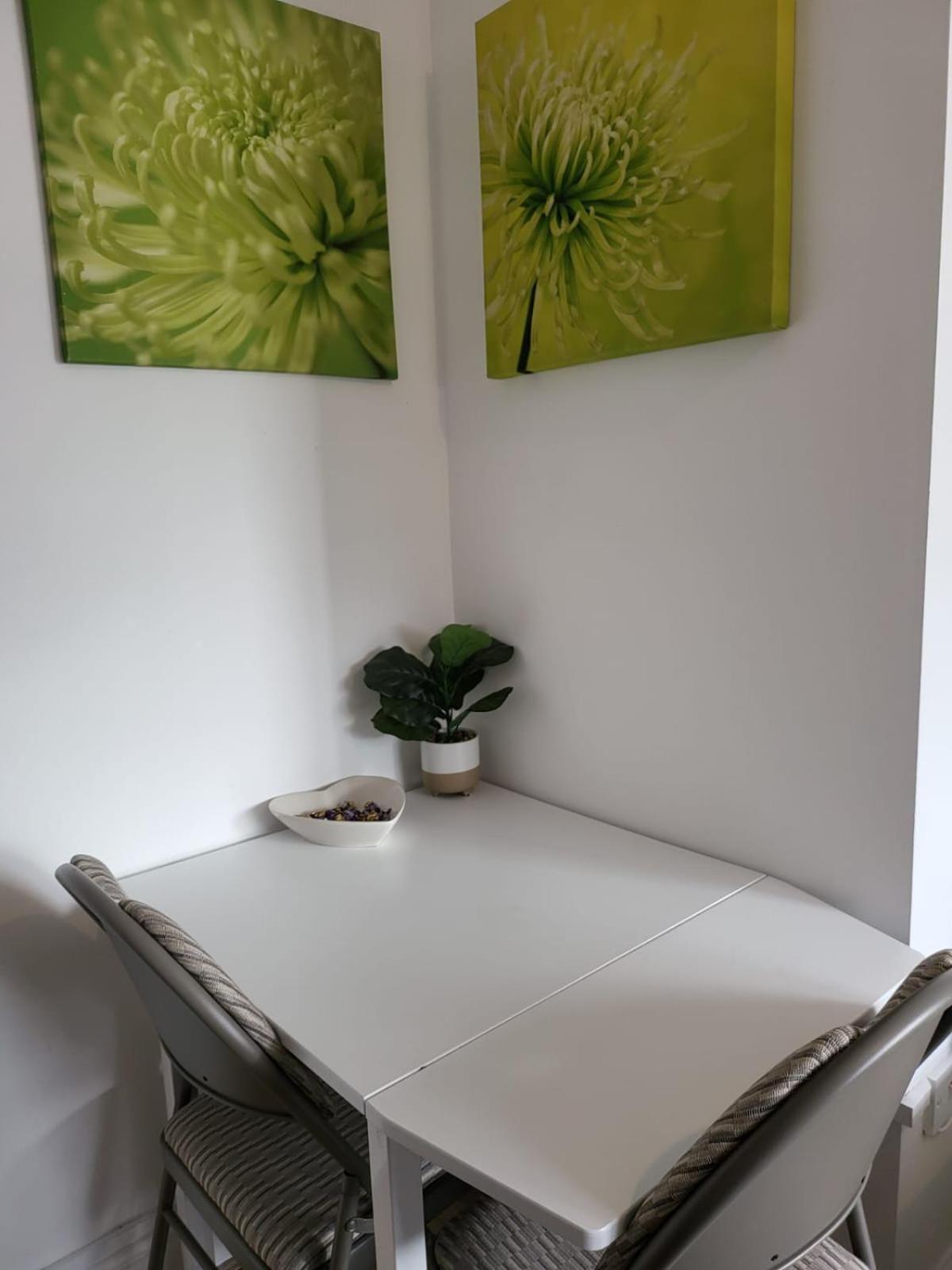 Aspire 1 Bedroom, 3 Single Beds Bristol Exteriör bild
